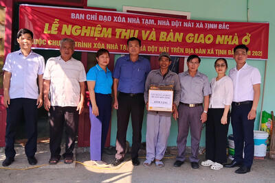 TỊNH BẮC TỔ CHỨC NGHIỆM THU, BÀN GIAO ĐƯA VÀO SỬ DỤNG NHÀ Ở THUỘC CHƯƠNG TRÌNH XÓA NHÀ TẠM, NHÀ DỘT NÁT